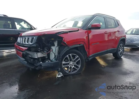 2018 Jeep Compass Latitude 4X4 z USA, uszkodzony, nr VIN 3C4NJDBBXJT115072